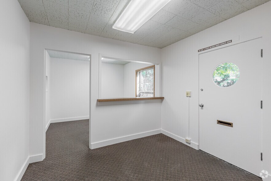 More Photos Of 2455 NW Marshall St, Portland Office For Lease