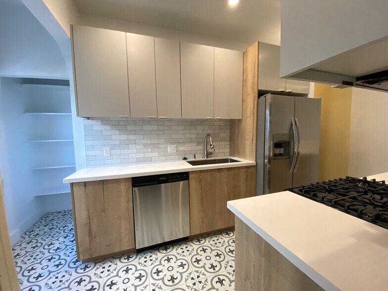 More Photos Of 2666 Orchard Ave, Los Angeles Multifamily For Sale