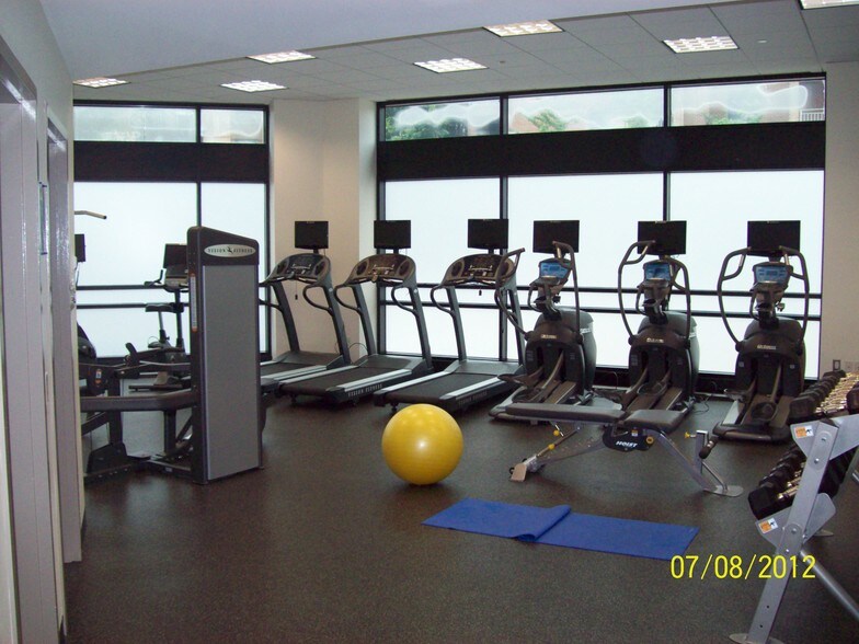 More Photos Of 1110 N Glebe Rd, Arlington Office For Lease