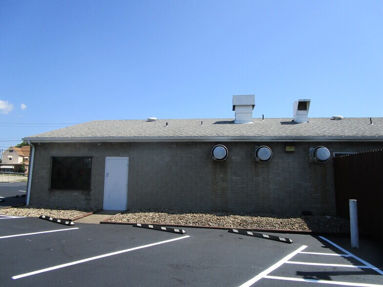 More Photos Of 1456 Lincoln Hwy, North Versailles Restaurant For Sale