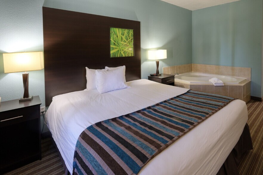 More Photos Of 2209 Highway 290 E, Brenham Hotel For Sale