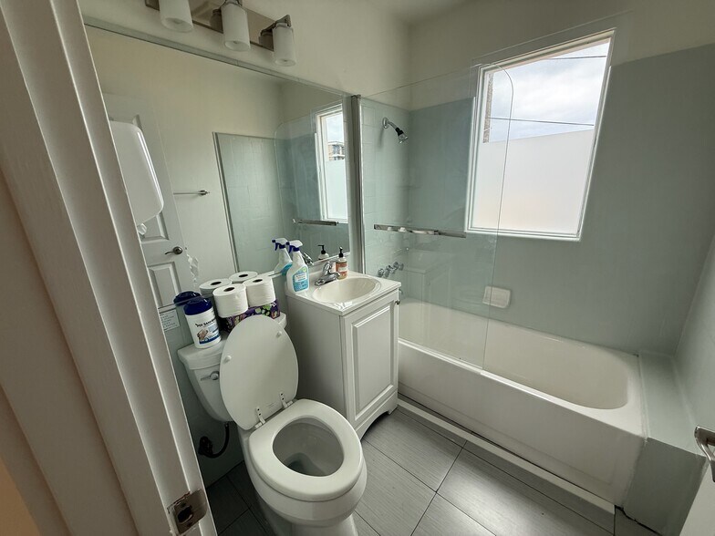 More Photos Of 7880 Exchange Pl, La Jolla Freestanding For Lease