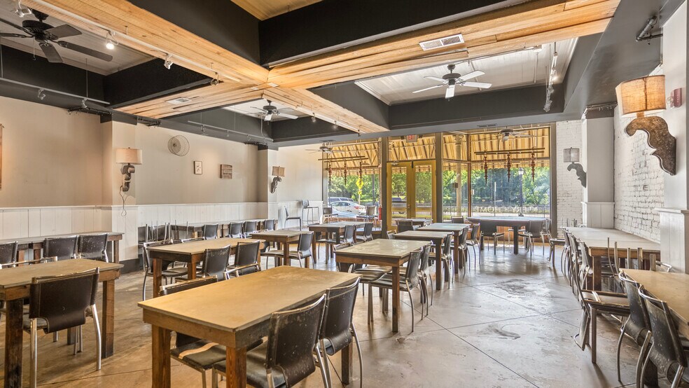More Photos Of 3840 Highway 42, Locust Grove Restaurant For Lease