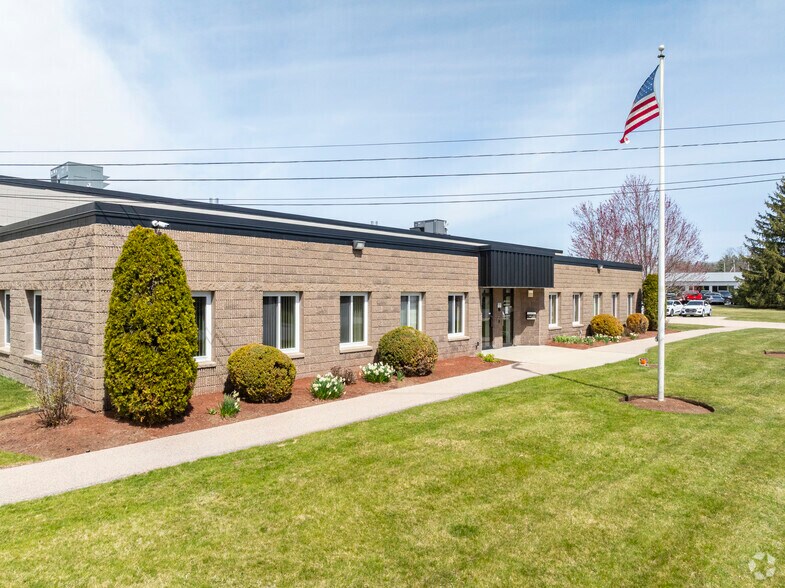 More Photos Of 14-16 Hampshire Dr, Hudson Office For Sale