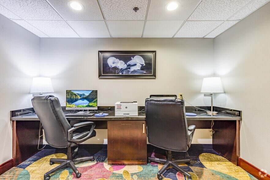 More Photos Of 1810 S Highway 27, Clermont Hotel For Sale