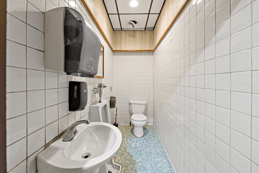 More Photos Of 180 Butler Rd, Saxonburg Restaurant For Sale