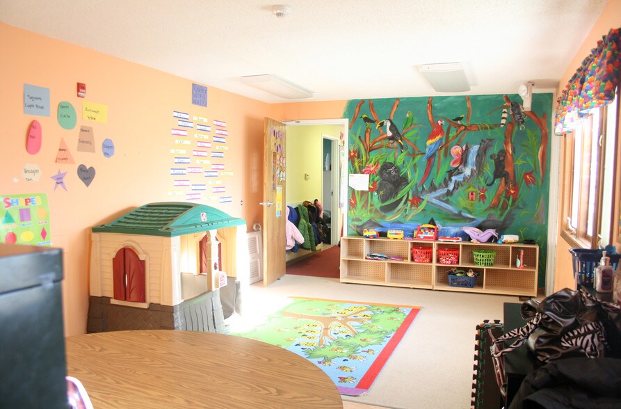 More Photos Of 1520 Knox St, Lincoln Office For Sale