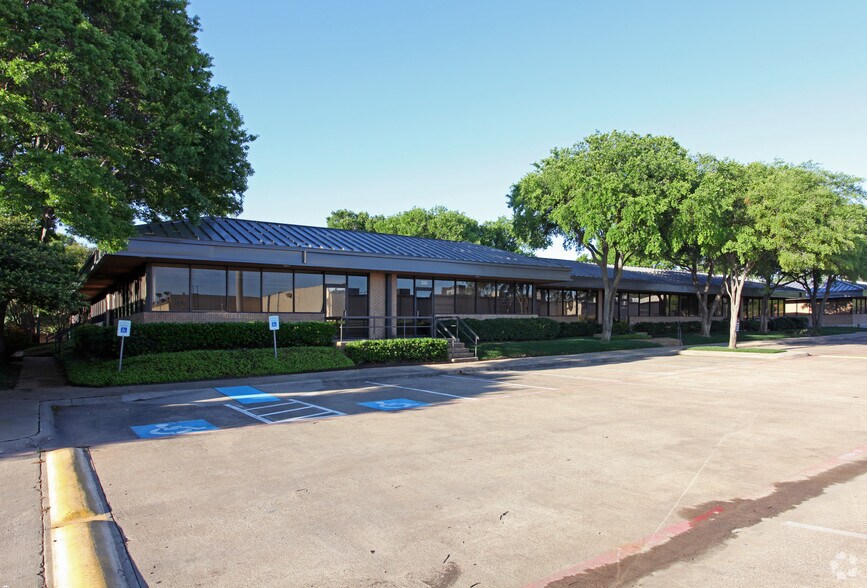 More Photos Of 17000 Preston Rd, Dallas Office For Sale