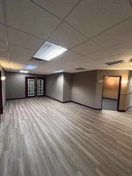 More Photos Of 411 W Lake Lansing Rd, East Lansing Unknown For Lease