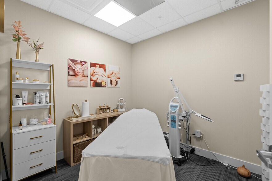 More Photos Of 2820 NE 214th St, Aventura Loft Creative Space For Sale