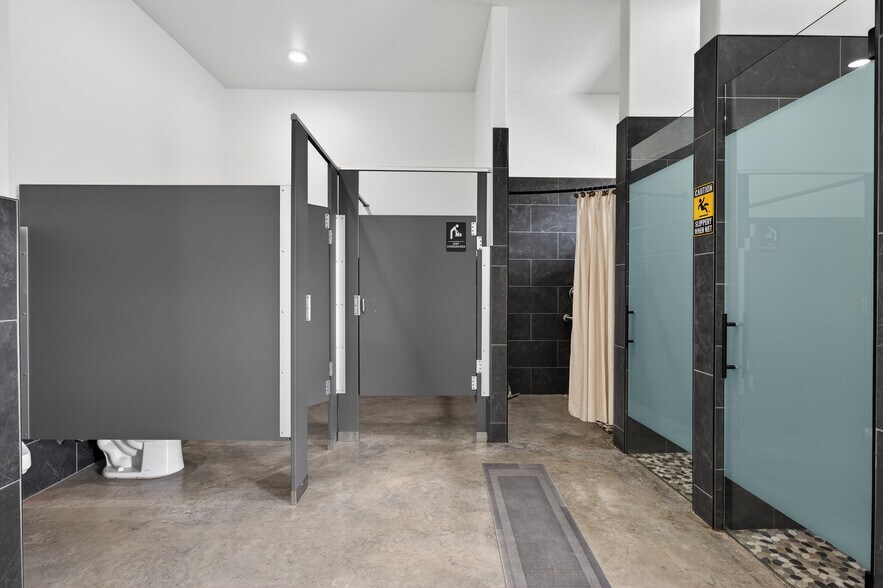 More Photos Of 9630 E US Highway 190, Rogers Trailer Camper Park For Sale