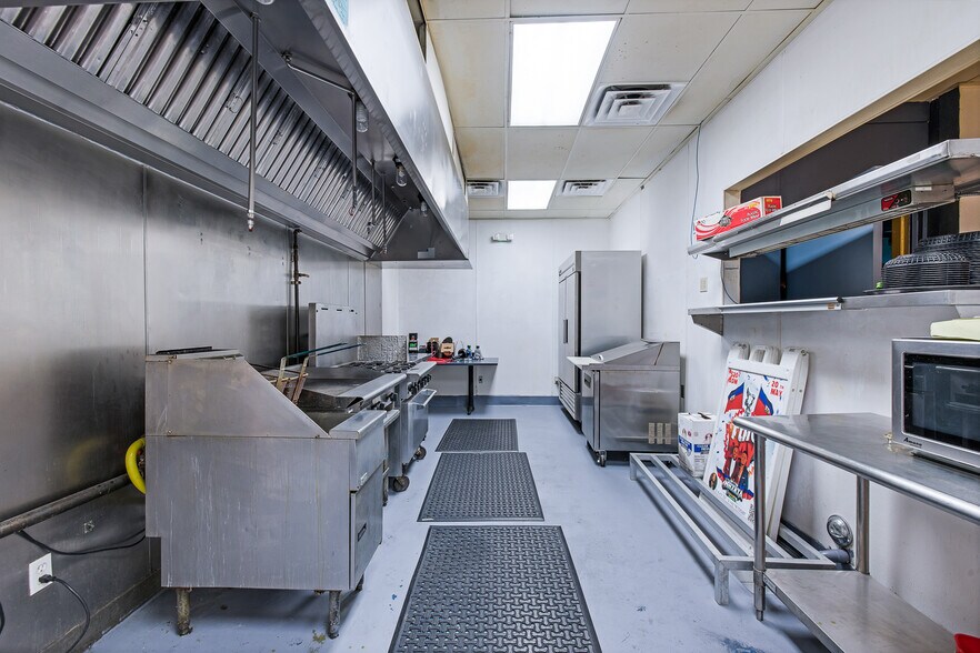 More Photos Of 4465 E Sahara Ave, Las Vegas Bar For Sale