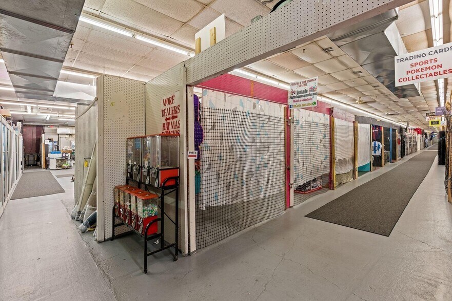 More Photos Of 4170 W Broad St, Columbus Storefront For Sale