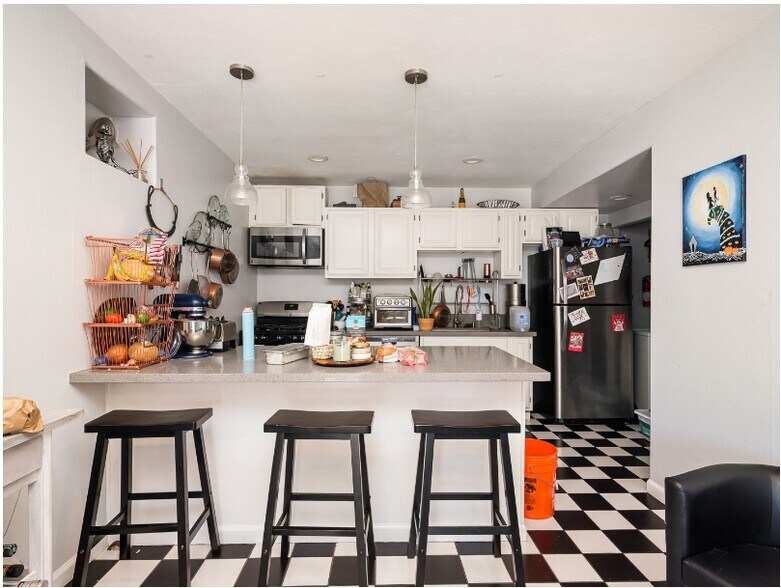 More Photos Of 3420-3430 Wilshire Ter, San Diego Apartments For Sale