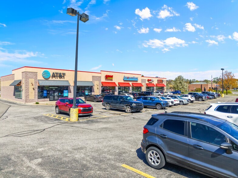 More Photos Of 3295 Henry St, Muskegon Storefront For Sale