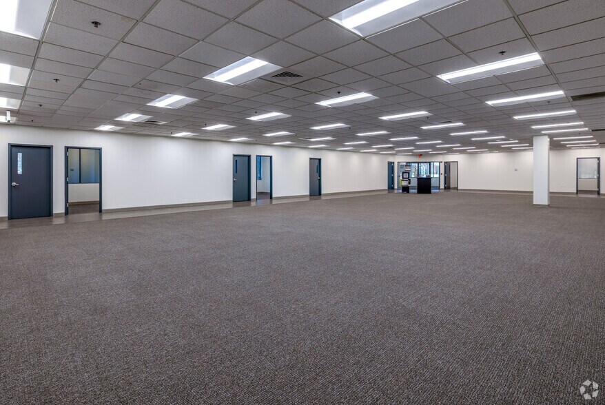 More Photos Of 2380 Sullivan Rd, Aurora Manufacturing For Lease