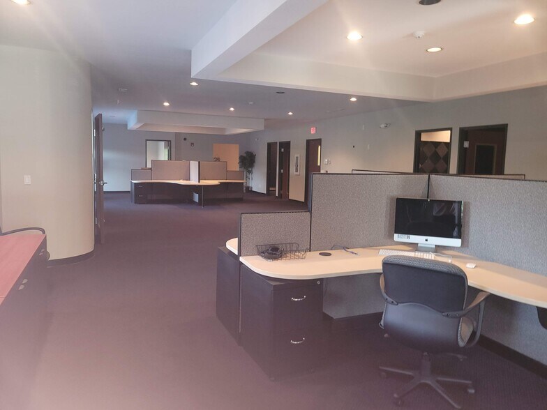 More Photos Of 116 County Line Rd W, Westerville Loft Creative Space For Sale