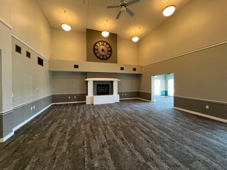 More Photos Of 908 N US Highway 69, Huxley Apartments For Sale