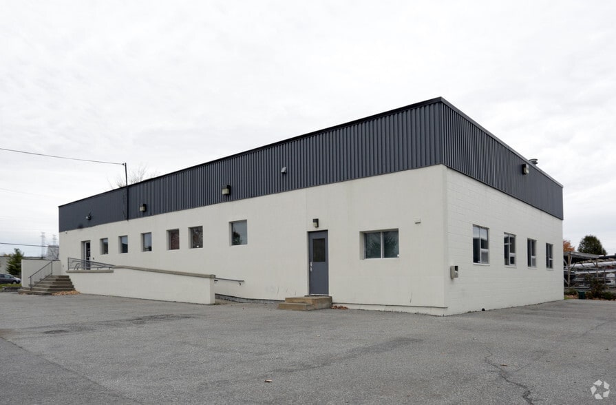 More Photos Of 2300 Stevenage Dr, Ottawa Office For Lease