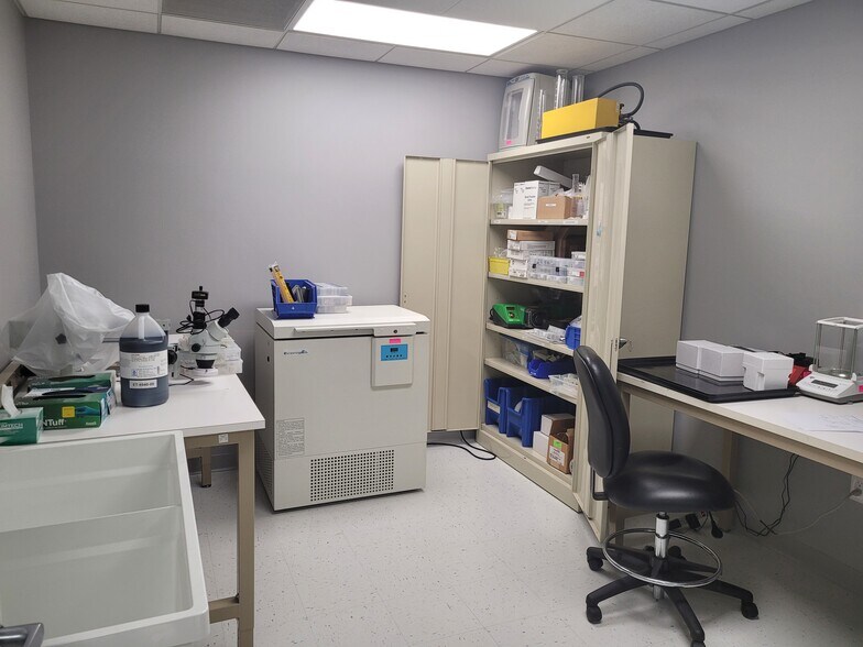 More Photos Of 1466 Main St, Waltham Office For Sale