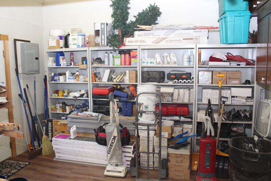 More Photos Of 40 S Main St, Milford Freestanding For Sale