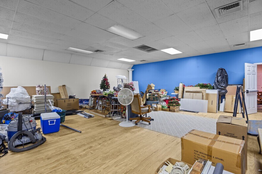 More Photos Of 209 Shewell Ave, Doylestown Restaurant For Sale