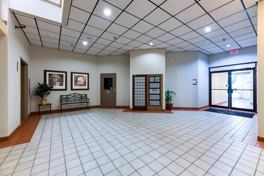 More Photos Of 330 Clematis St, West Palm Beach Storefront Retail Office For Sale