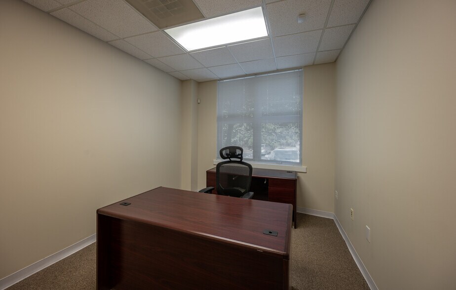 More Photos Of 141 Providence Rd, Chapel Hill Office Residential For Sale