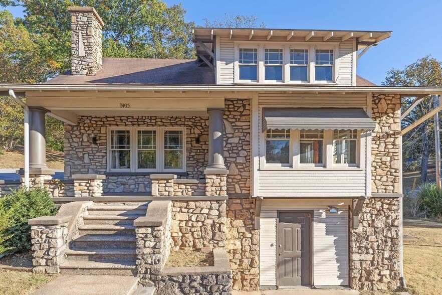 Primary Photo Of 1405 S Business Highway 65, Hollister Office Residential For Sale