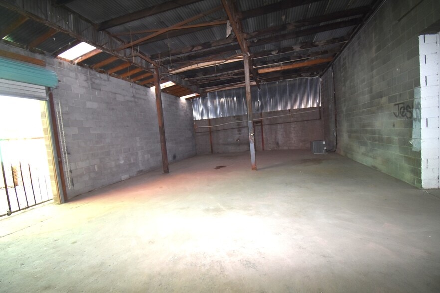 More Photos Of 410 Santa Fe St, El Paso Freestanding For Lease