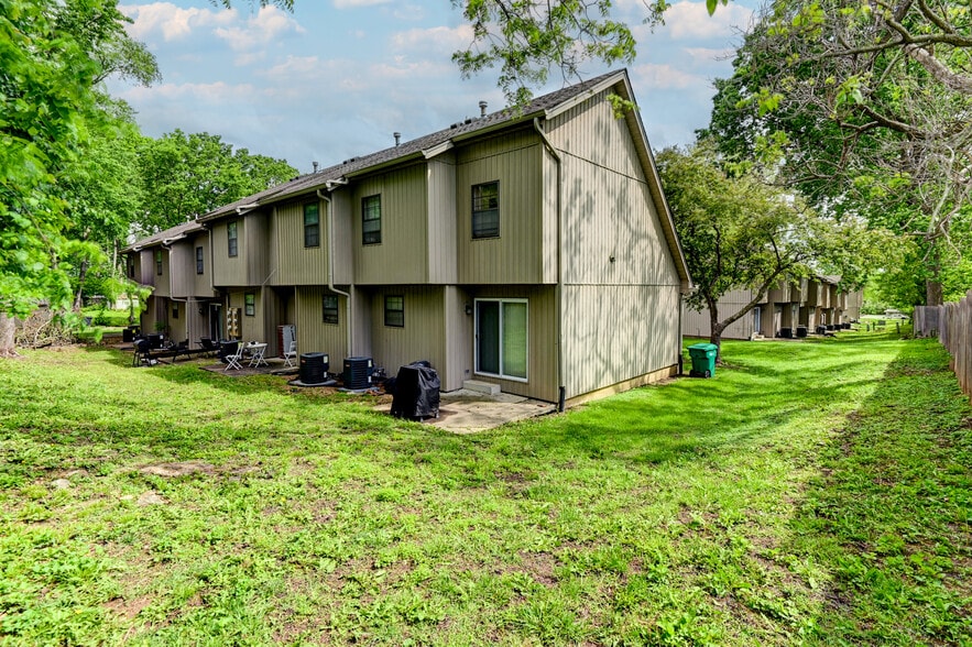 More Photos Of 9730-9768 Locust St, Kansas City Apartments For Sale