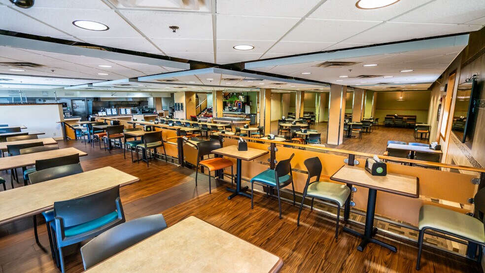 More Photos Of 4004 Gardiner Point Dr, Louisville Dormitory For Sale