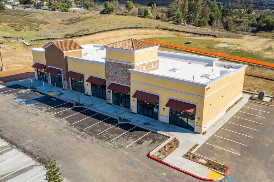 More Photos Of Clinton Keith Rd, Wildomar Unknown For Lease