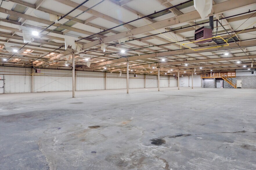 More Photos Of 2716 Commerce St, Wichita Falls Industrial For Sale