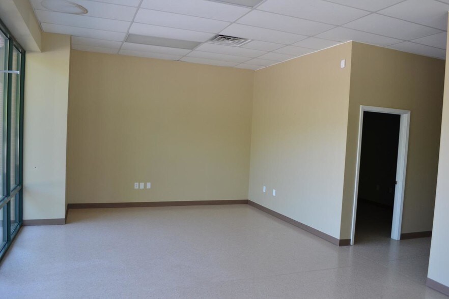 More Photos Of 412-414 Drive In Ln, Moncks Corner Freestanding For Lease