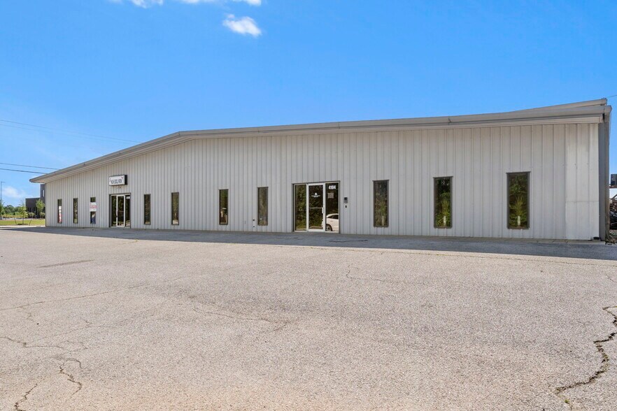 More Photos Of 4104 S Honeysuckle Ln, Rogers Warehouse For Lease