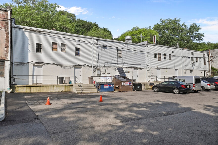 More Photos Of 1159-1177 Pleasantville Rd, Briarcliff Manor Village Restaurant For Sale