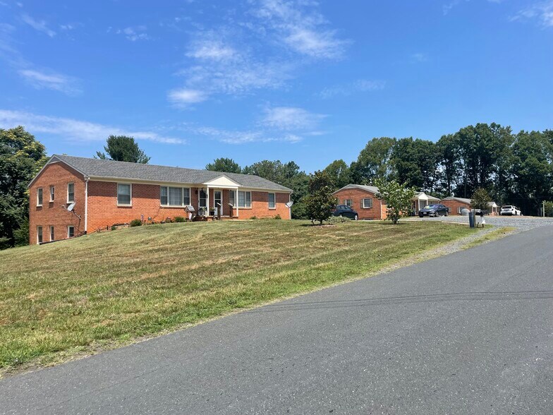 Primary Photo Of 193 Cedar Cove Ln, Spout Spring Apartments For Sale