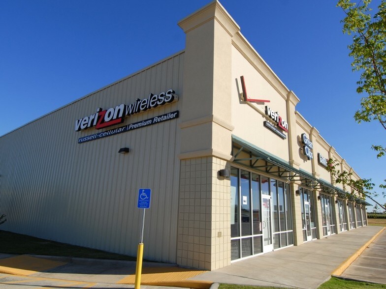 More Photos Of 1601 N I-27, Plainview Storefront Retail Office For Lease