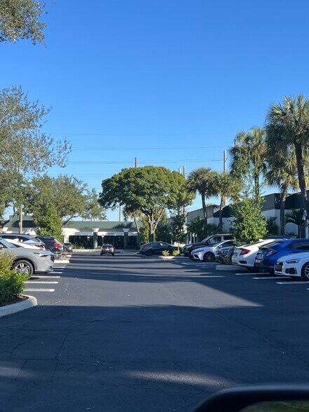 More Photos Of 901 Northpoint Pky, West Palm Beach Unknown For Lease