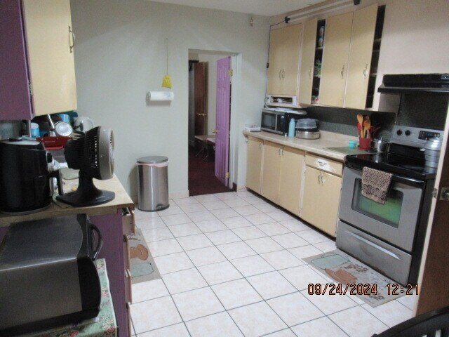 More Photos Of 424 Highway 65 Bus, Clinton Hospitality For Sale