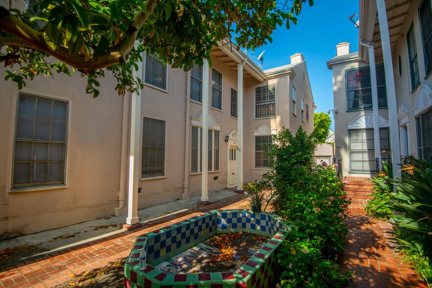 More Photos Of 707-709 Crenshaw Blvd, Los Angeles Apartments For Sale