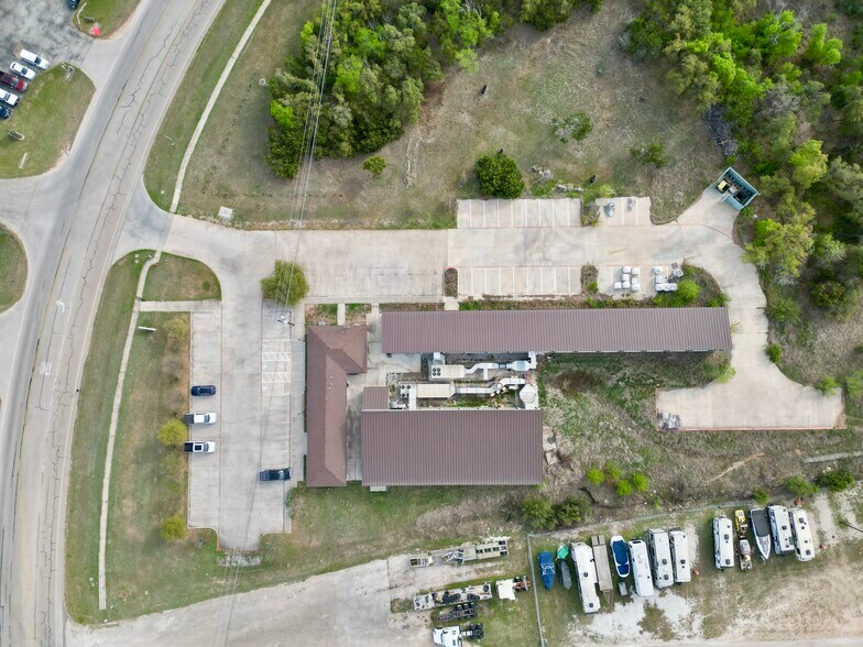 More Photos Of 3100 Woodall Dr, Cedar Park General Retail For Sale