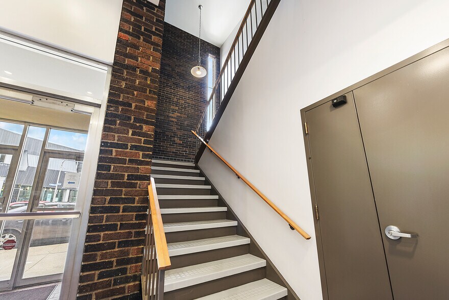 More Photos Of 5938-5948 Baum Blvd, Pittsburgh Medical For Lease