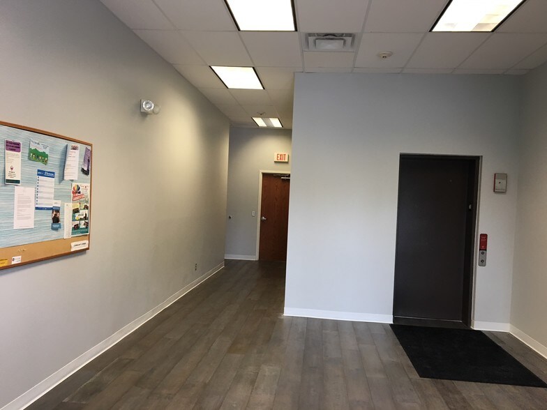 More Photos Of 207 E Church St, Sandwich Office For Sale