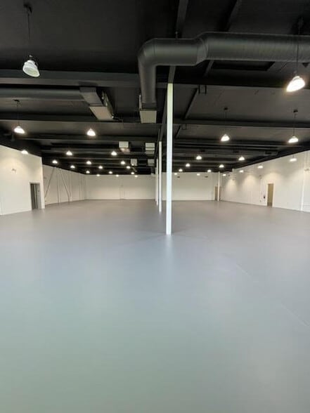 More Photos Of 805-811 N La Cienega Blvd, Los Angeles Storefront For Lease