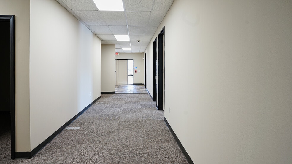 More Photos Of 5335 Brystone Dr, Houston Flex For Lease