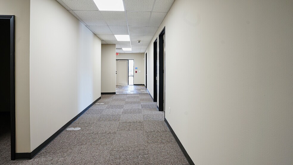 More Photos Of 5335 Brystone Dr, Houston Flex For Lease