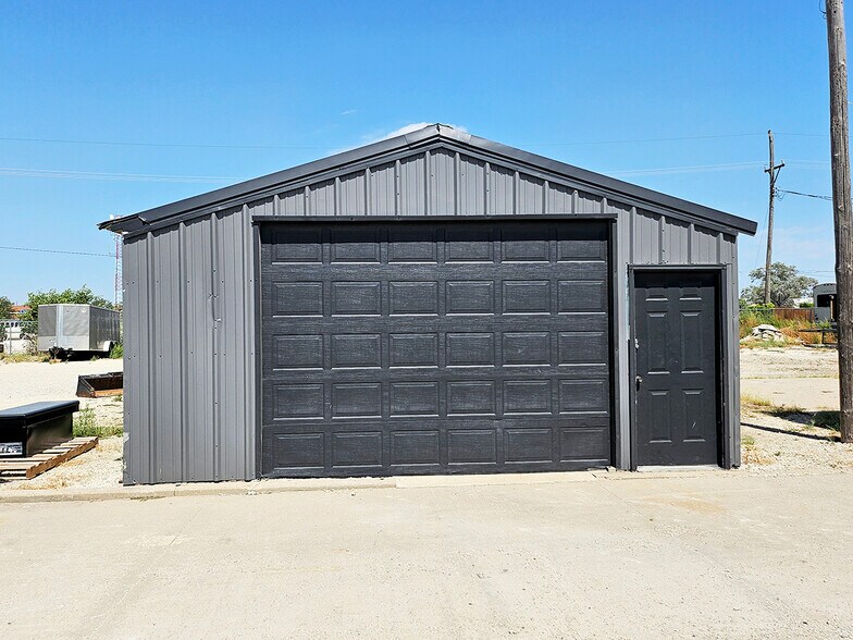 More Photos Of 1060 W Kansas Ave, Mcpherson Freestanding For Sale