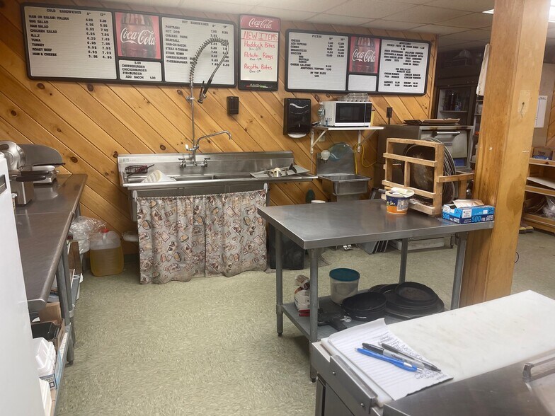 More Photos Of 21 Corinna Road Rd, Saint Albans Convenience Store For Sale